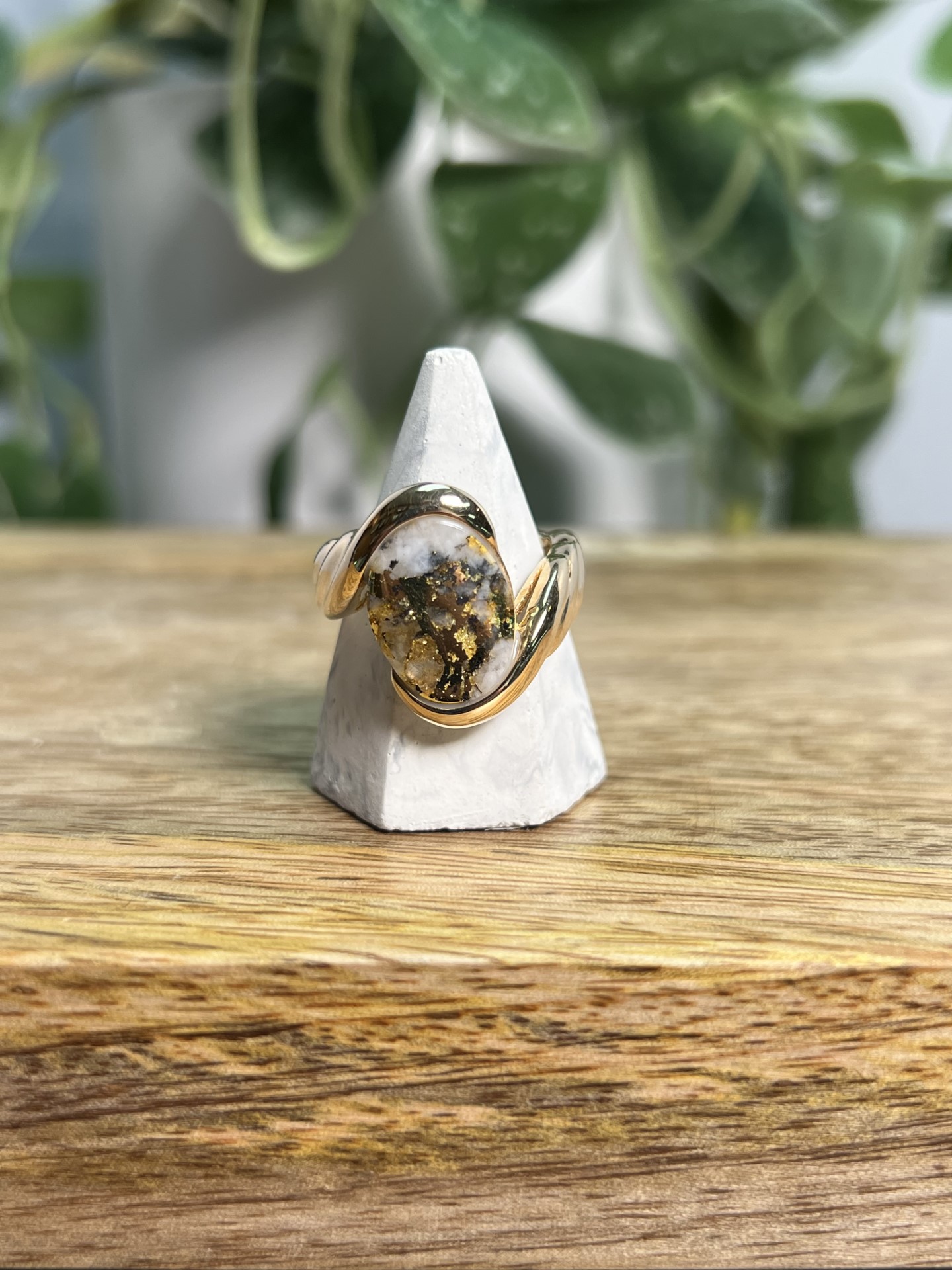 Gold in Quartz Ring – Lady RL1002Q
