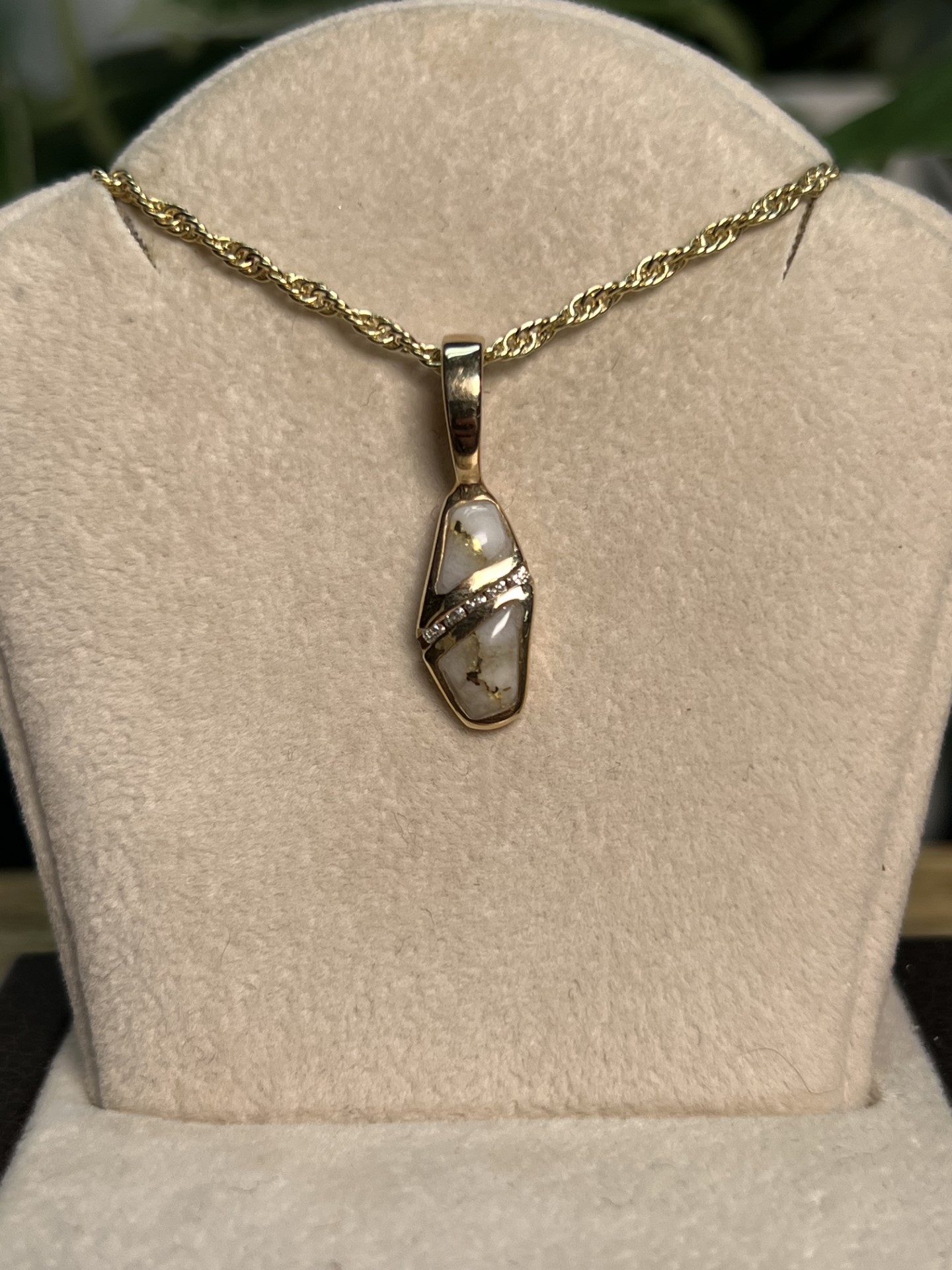 Gold in Quartz with Diamonds Pendant – PN1064DQ
