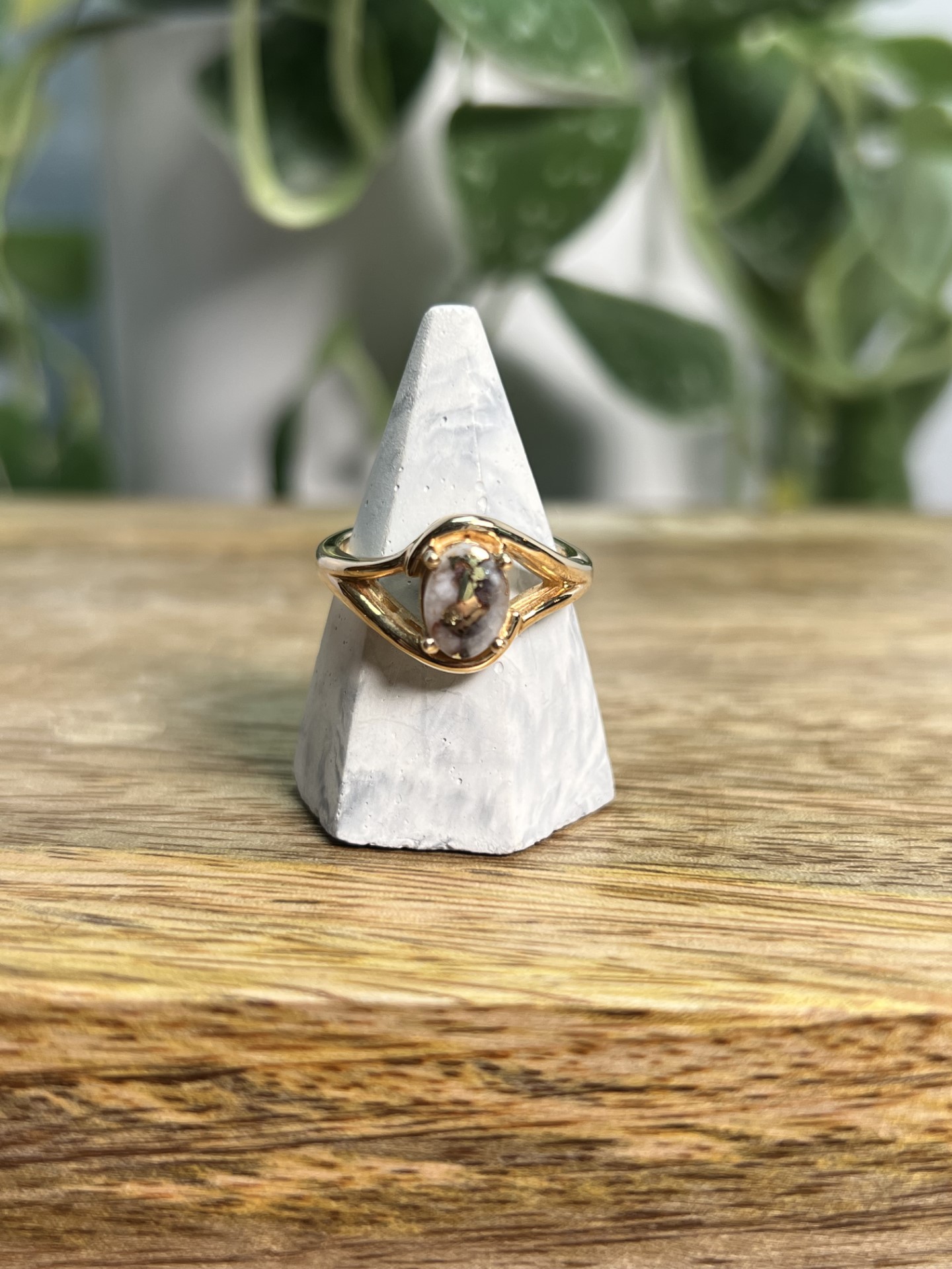 Gold in Quartz Ring – Lady RL1135Q