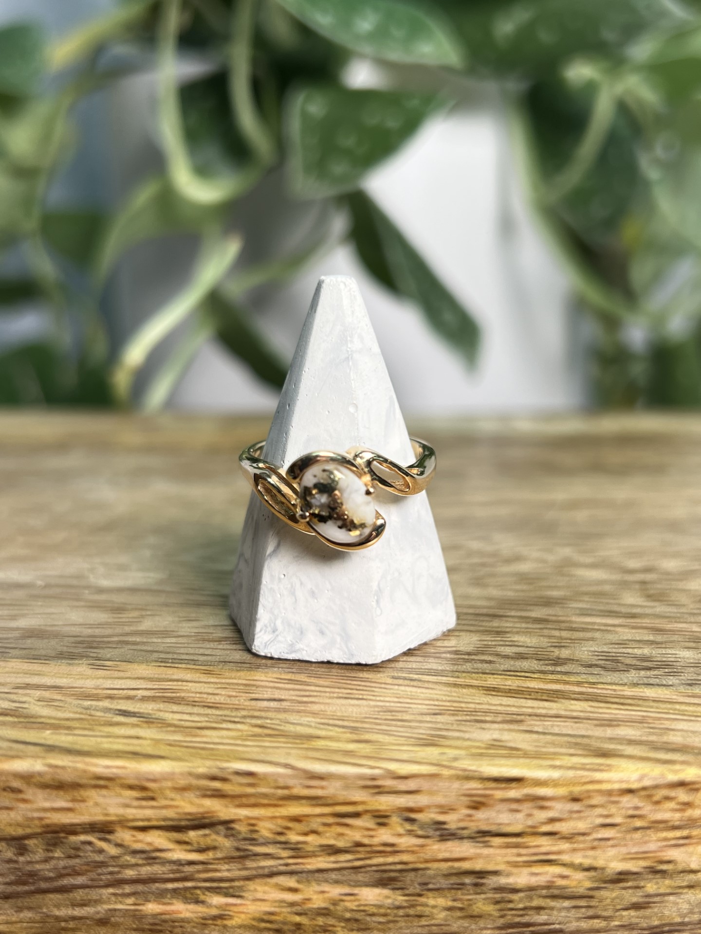 Gold in Quartz Ring – Lady RL586Q