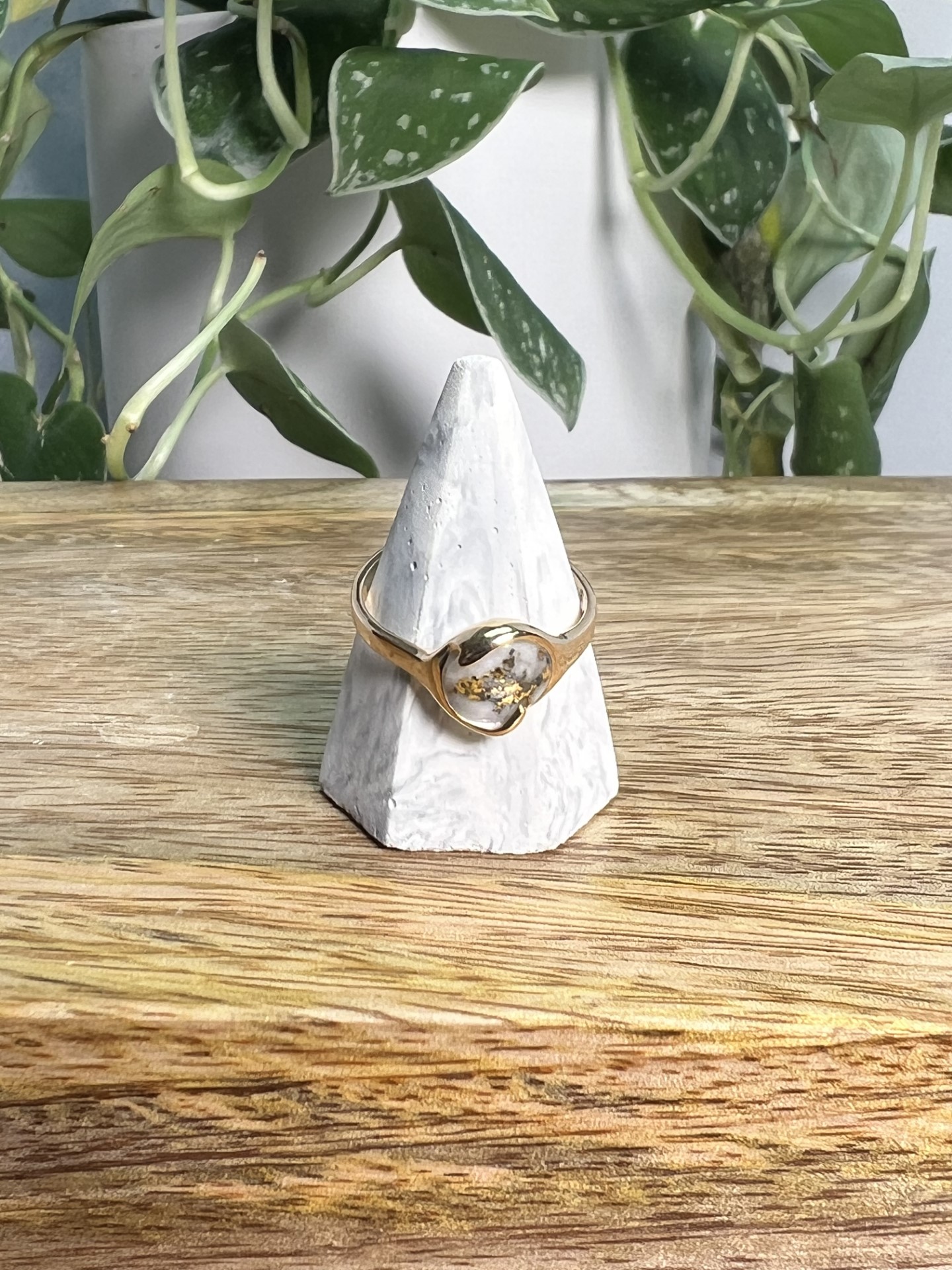 Gold in Quartz Ring – Lady RL650Q