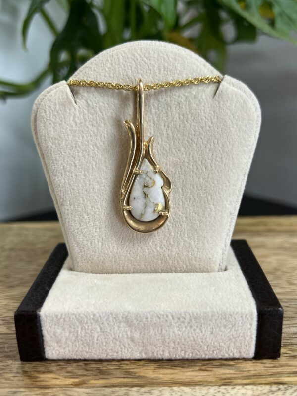 Gold in Quartz Pendant -PN377QX - Image 2
