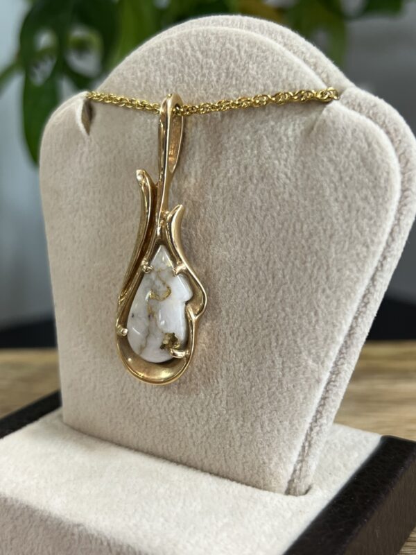 Gold in Quartz Pendant -PN377QX - Image 4
