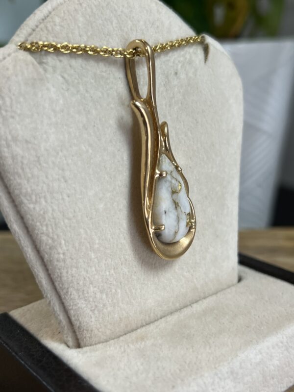 Gold in Quartz Pendant -PN377QX - Image 3