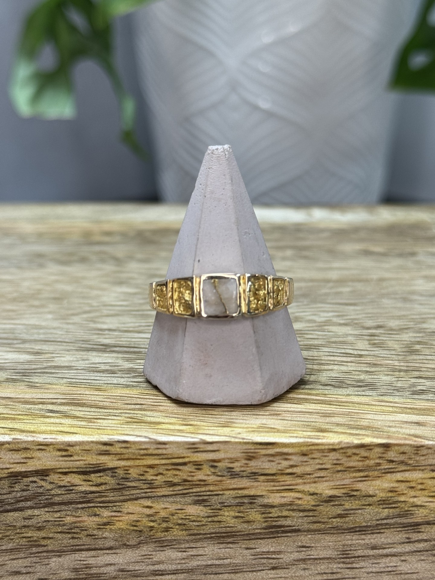 Natural Gold in Quartz with Natural Gold Nuggets Ring – Man’s RM1045NQ