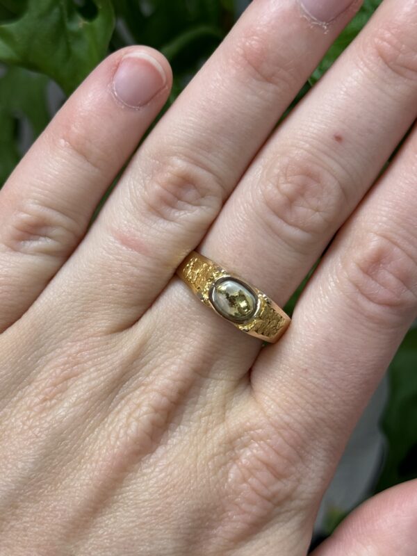 Natural Gold in Quartz Ring - Man's RM73Q - Image 4
