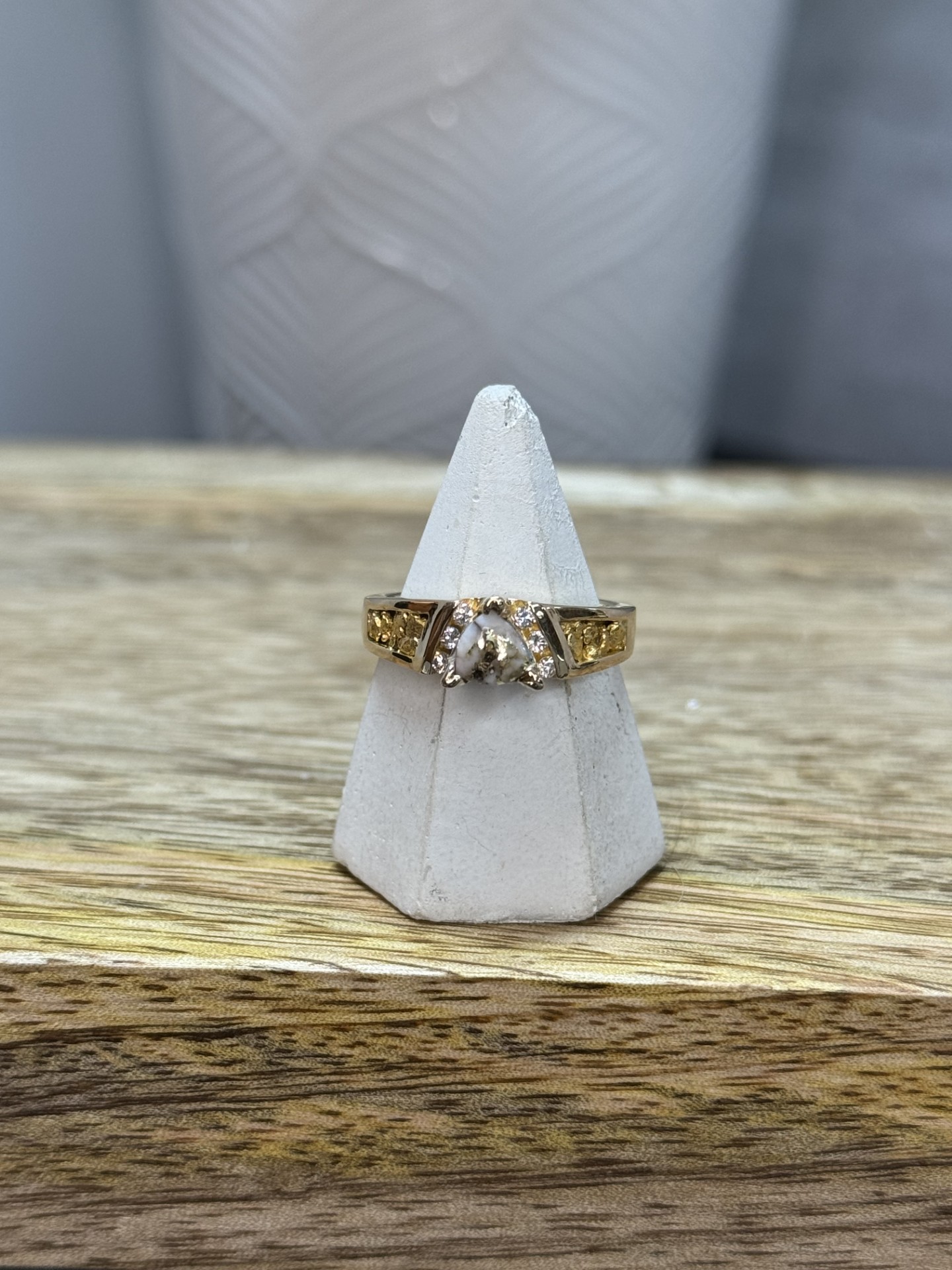 Natural Gold Gold in Quartz and Nuggets with Diamonds on 14KT Gold Ring Setting RL881D12NQ