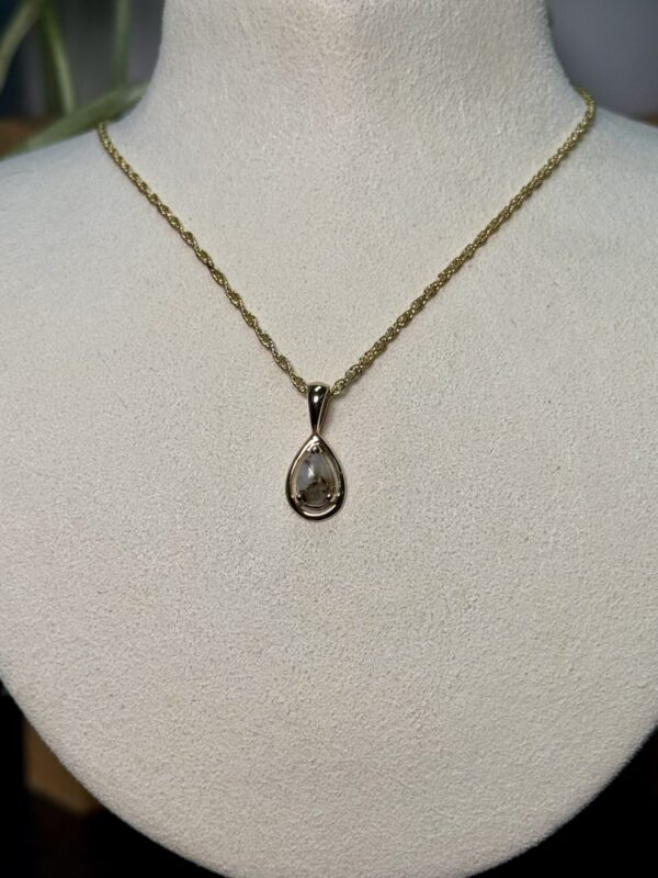 Gold in Quartz Pendant PN442QX