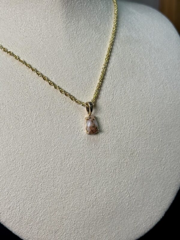 Gold in Quartz Pendant P7*5QX - Image 4