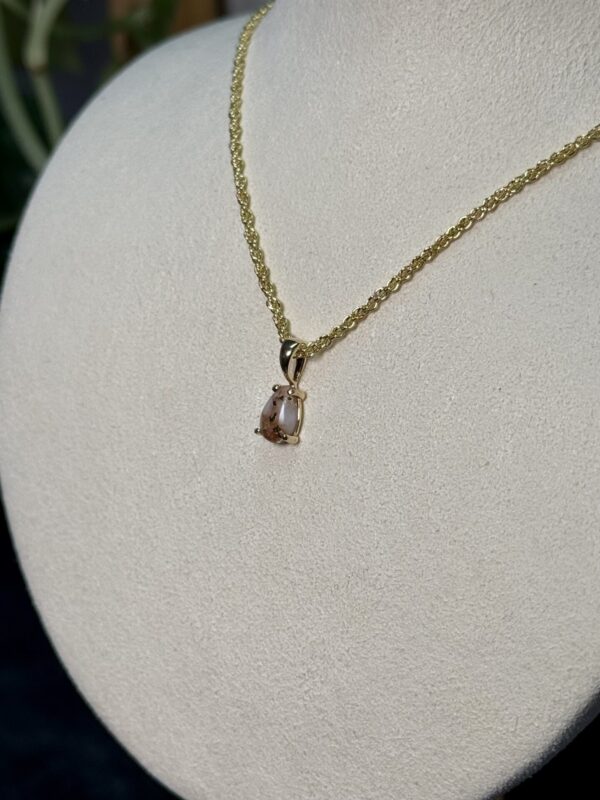 Gold in Quartz Pendant P7*5QX - Image 5